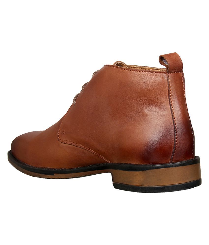 mens tan chukka