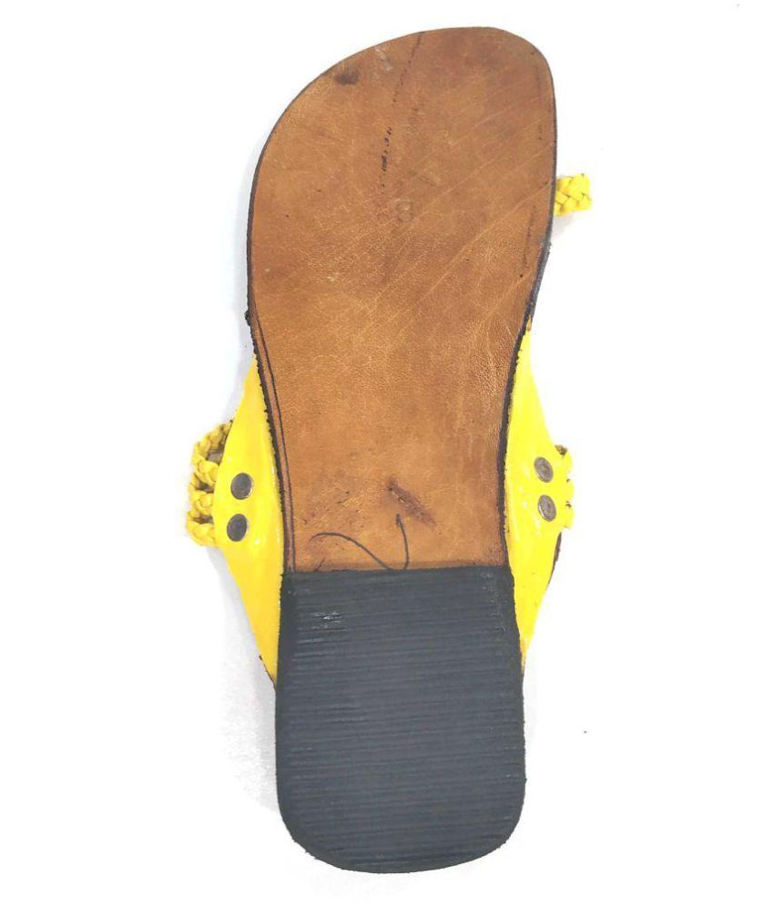 gold kolhapuri chappal