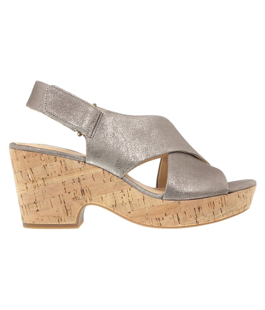 clarks gray pumps