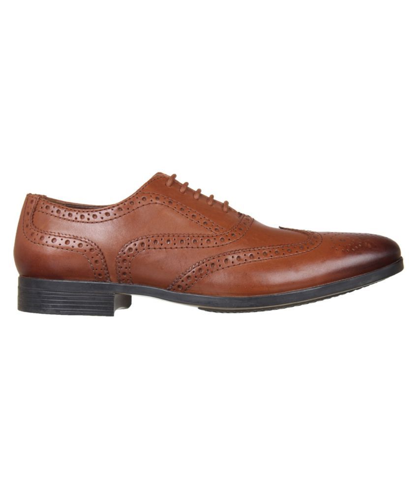 clarks brown oxford