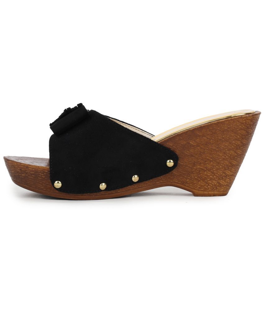 tan and black wedge heels
