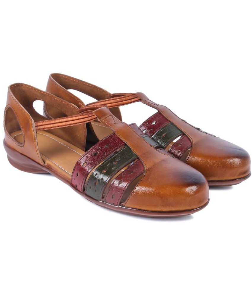 tan flat pointed shoes