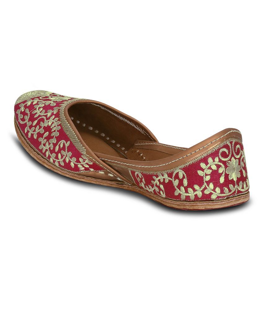 ethnic footwear for women's