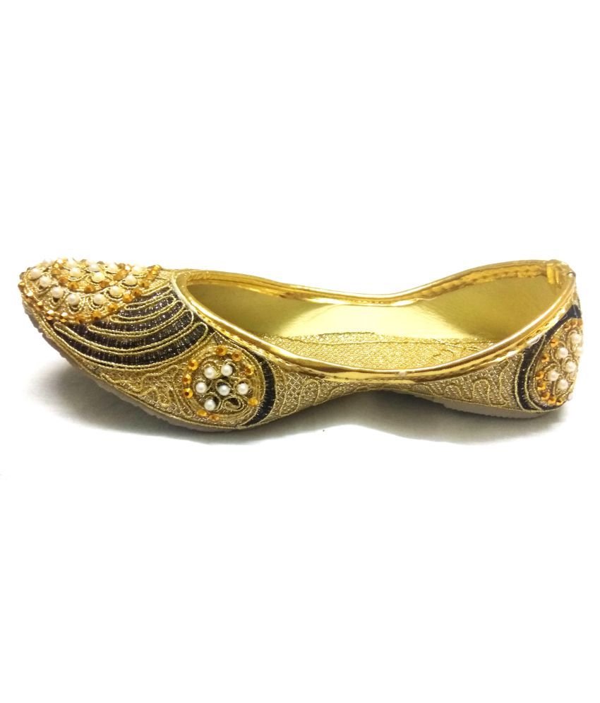 ethnic footwear for women's
