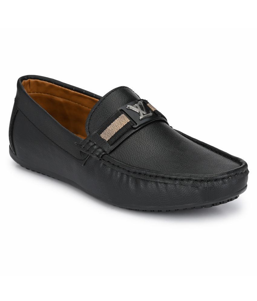 CLAARK Black Loafers - Buy CLAARK Black Loafers Online at Best Prices ...