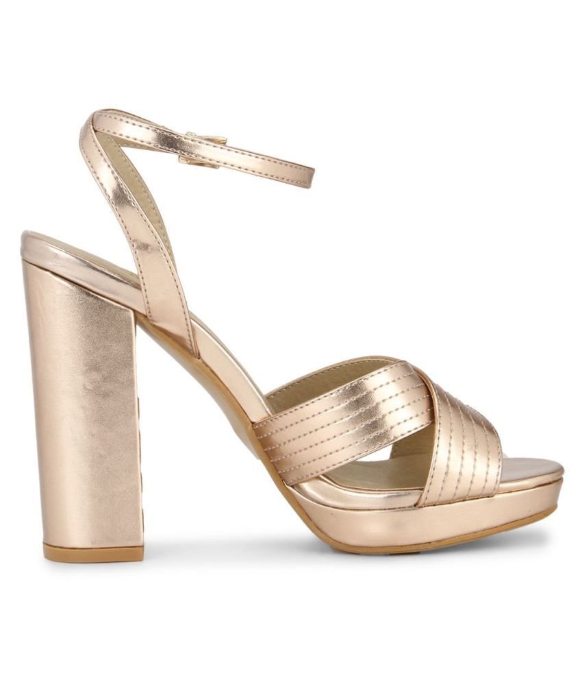 block heels truworths