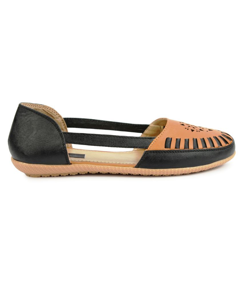 tan ballerinas