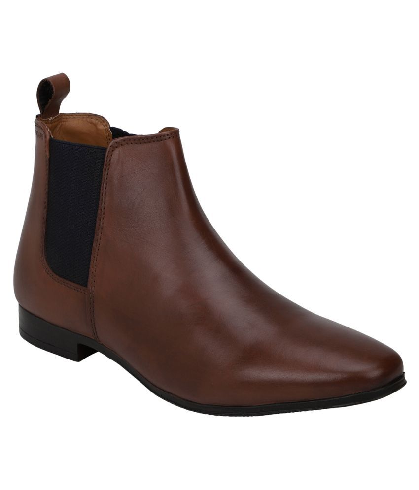 red tape chelsea boots in brown leather