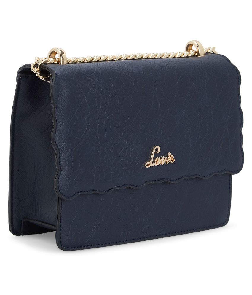 Lavie Sling Bag Review I Indianyoutuber IUCN Water