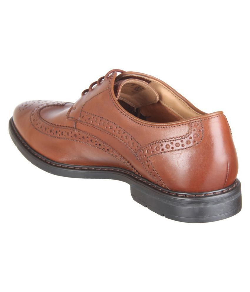clarks tan leather shoes