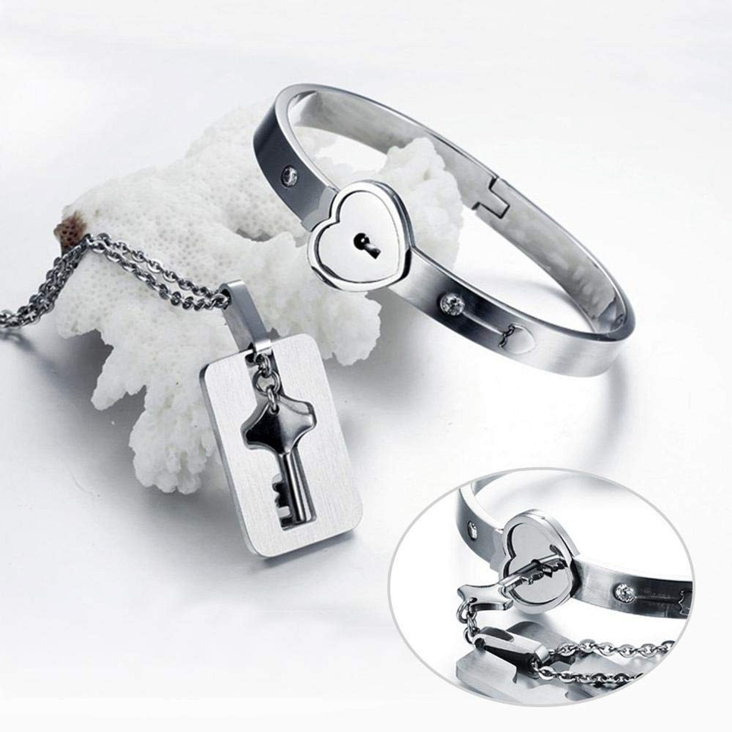 Unique Design Engraved Lock and Key Stainless Steel Couple Bracelet