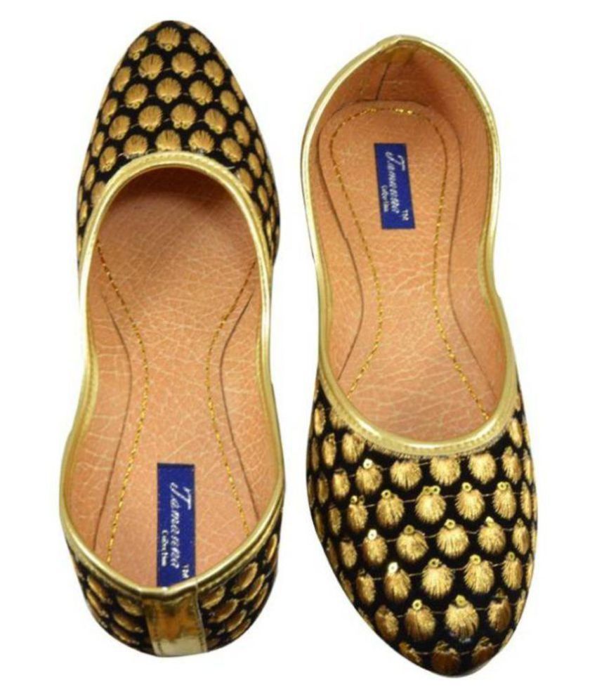 ethnic footwear for women's