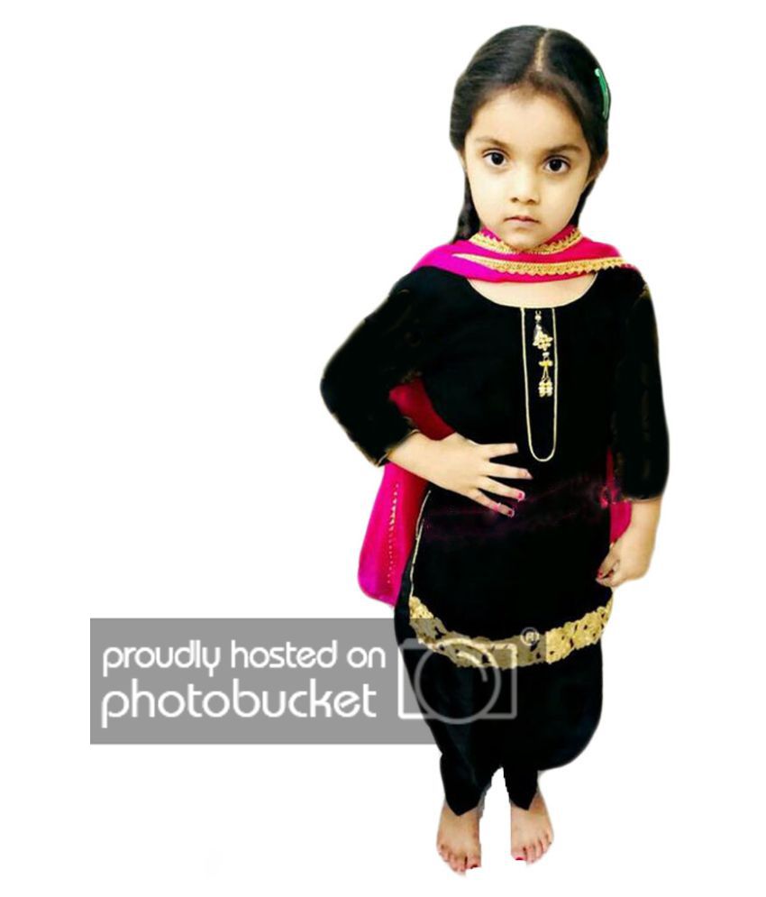 girl in black suit salwar