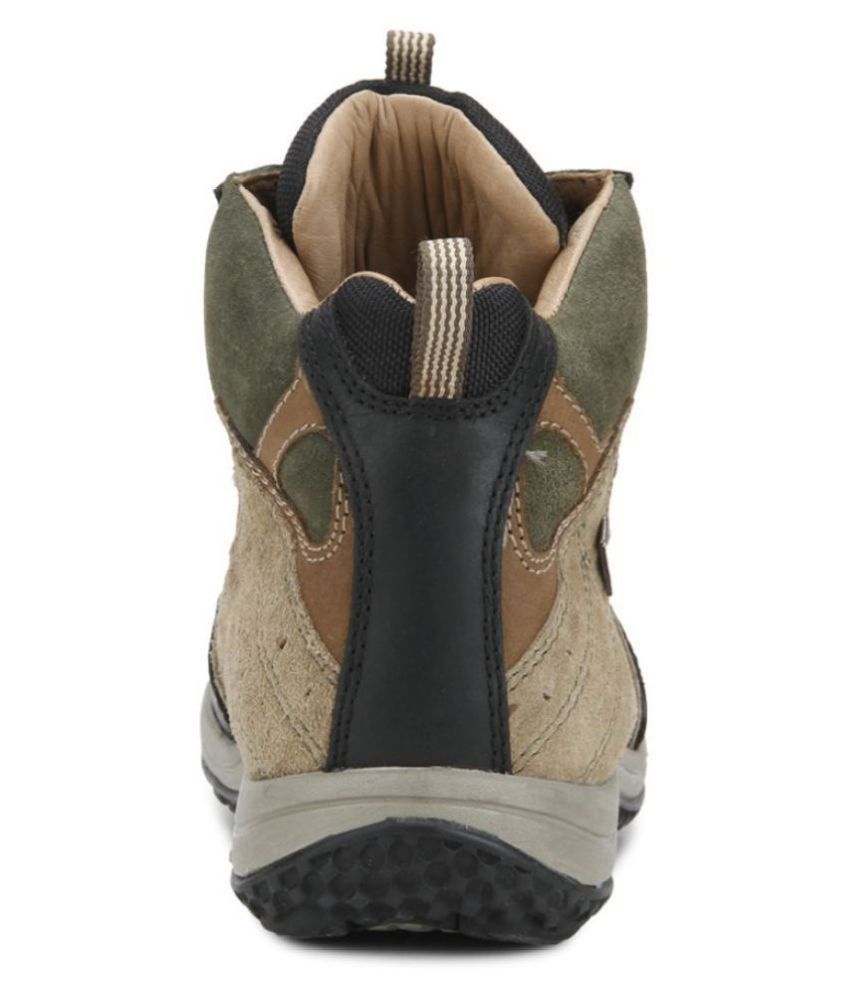 tan rubber sandals