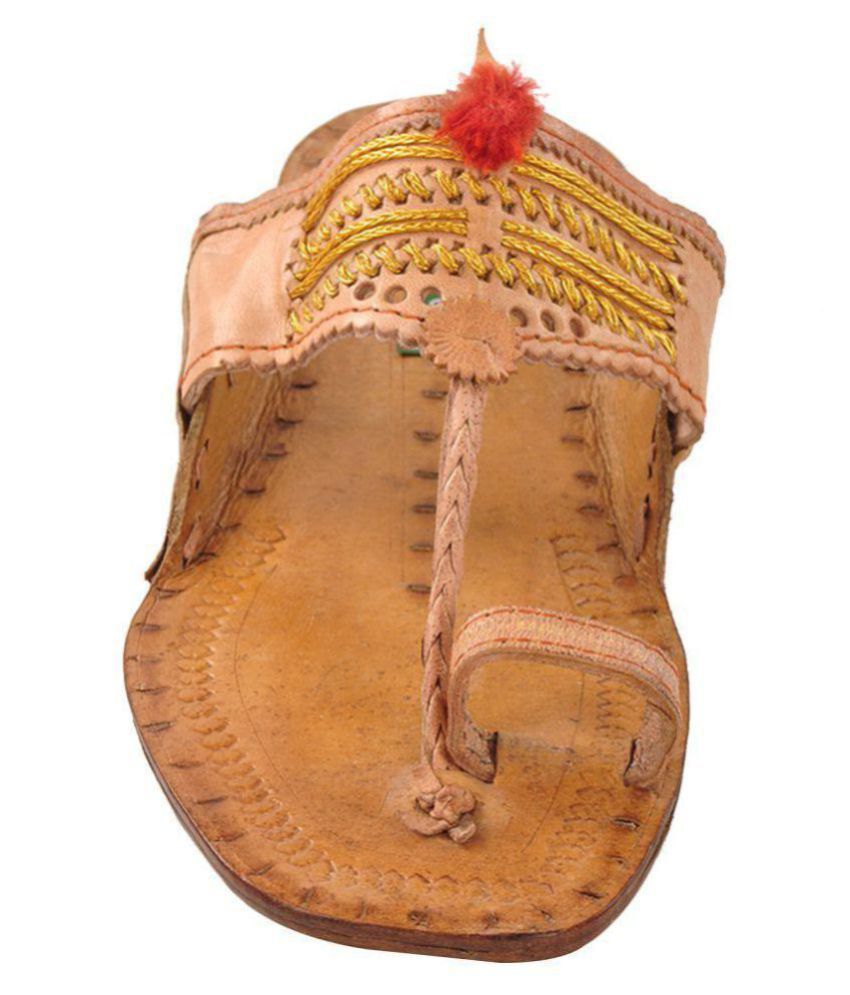 kolhapuri chappal brown