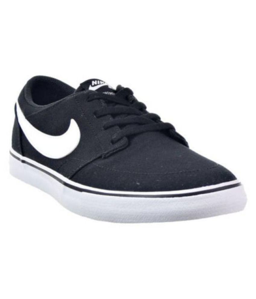 nike black sneakers amazon