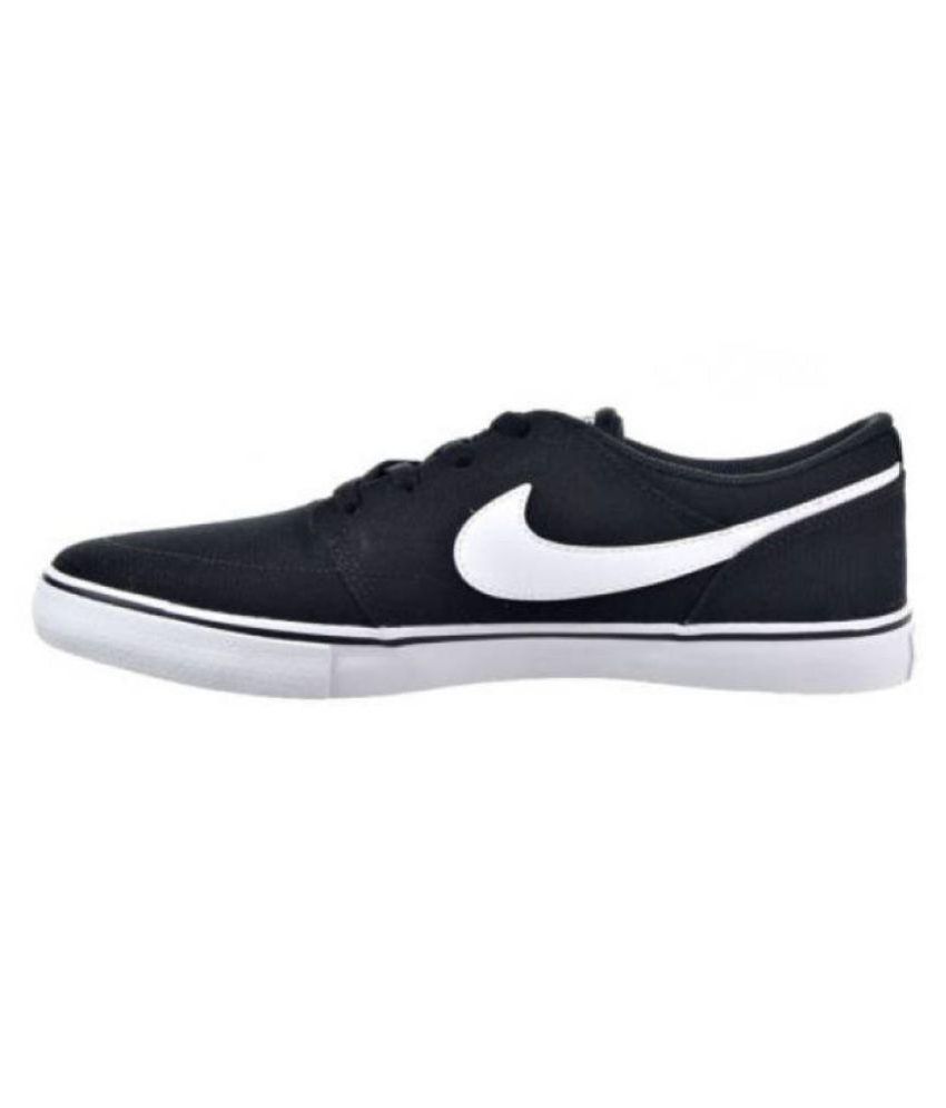 nike black sneakers amazon