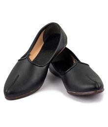 Ethnic Footwear: Buy Ethnic Shoes and Footwear for Mens at Best Prices ...