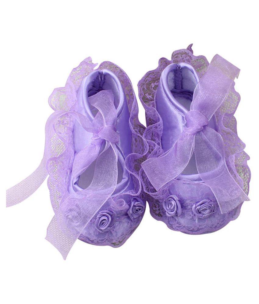 lace baby shoes