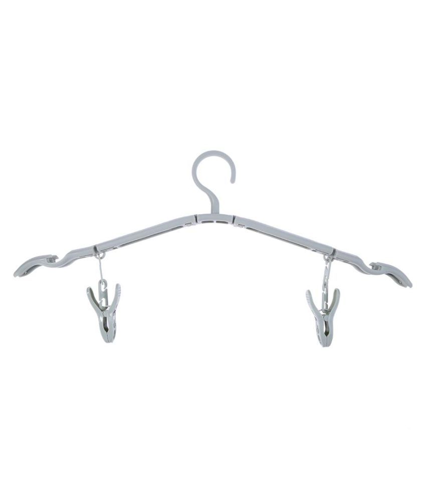 2 clips for clothes