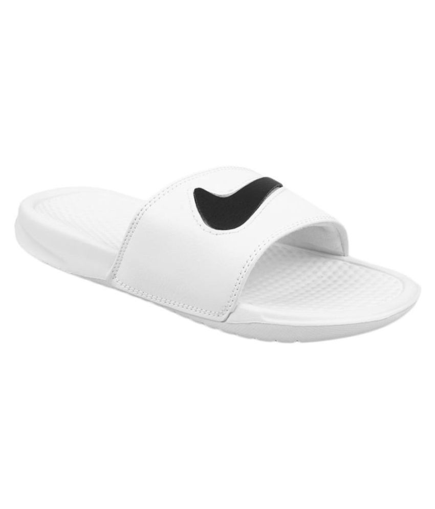 white nike flip flops