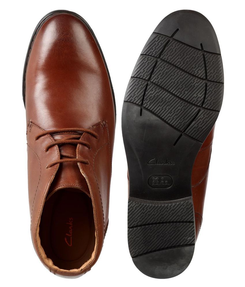 tan clarks