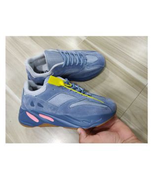 mr shoes yeezy 700