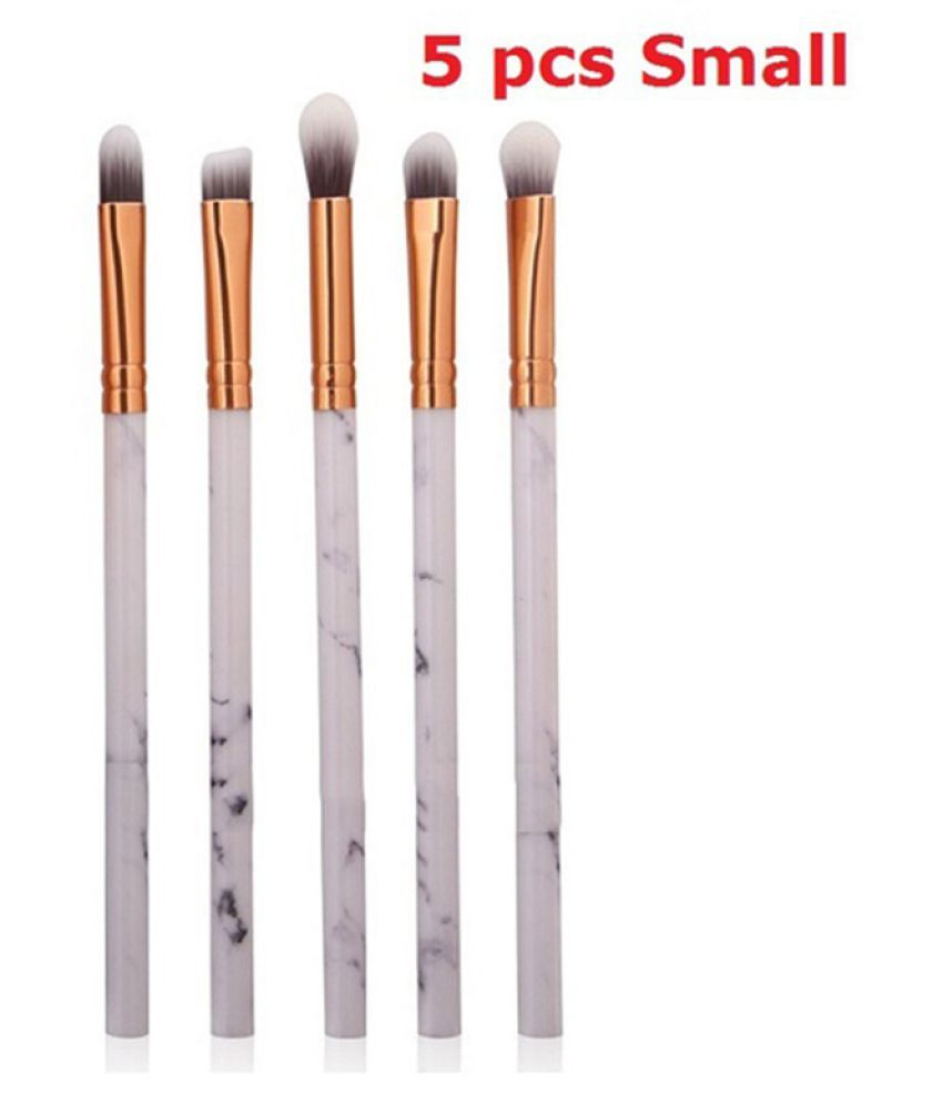 brush for concealer around eyebrows