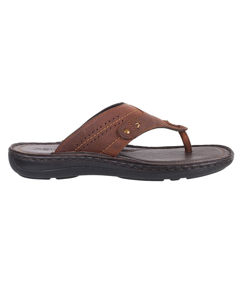 Metro BROWN Daily Slippers Price in India- Buy Metro BROWN Daily ...
