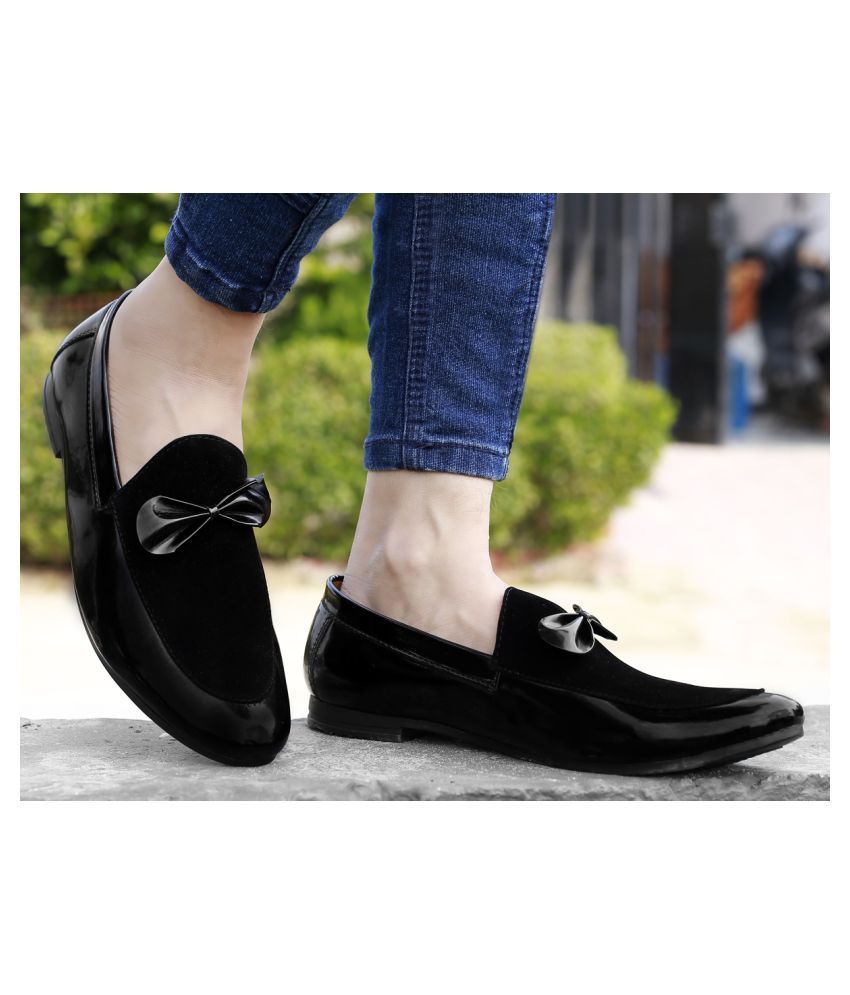     			YUVRATO BAXI Black Loafers