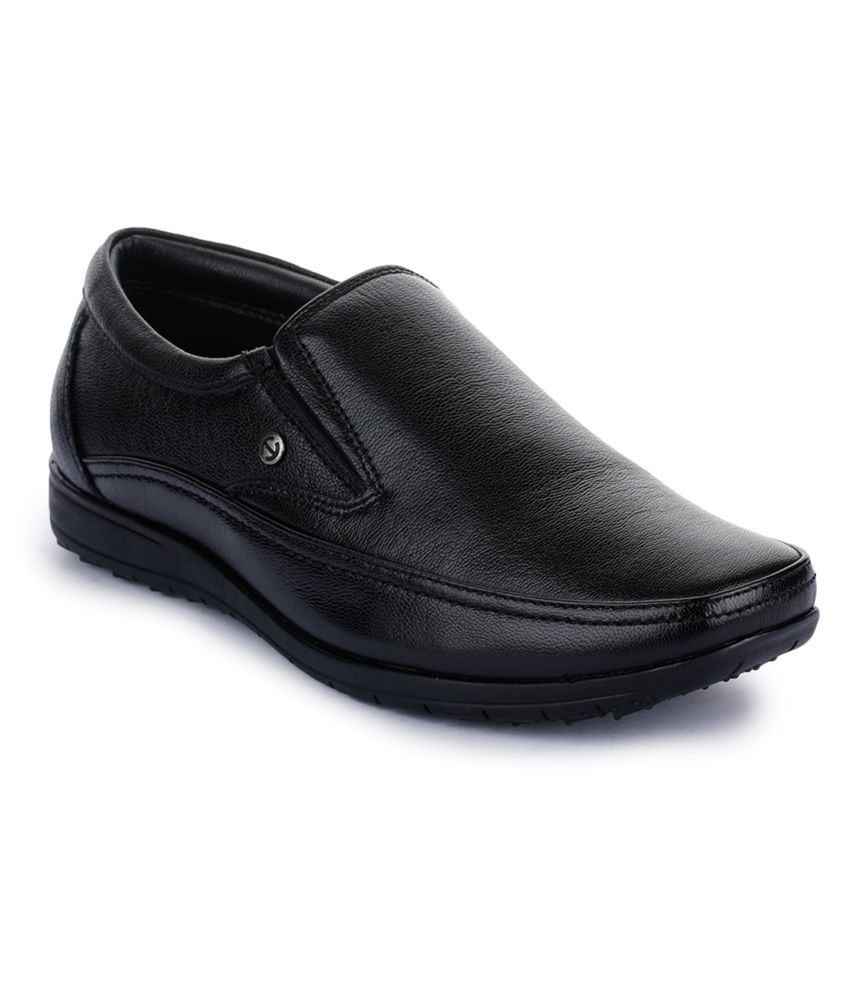     			Liberty Office Black Formal Shoes