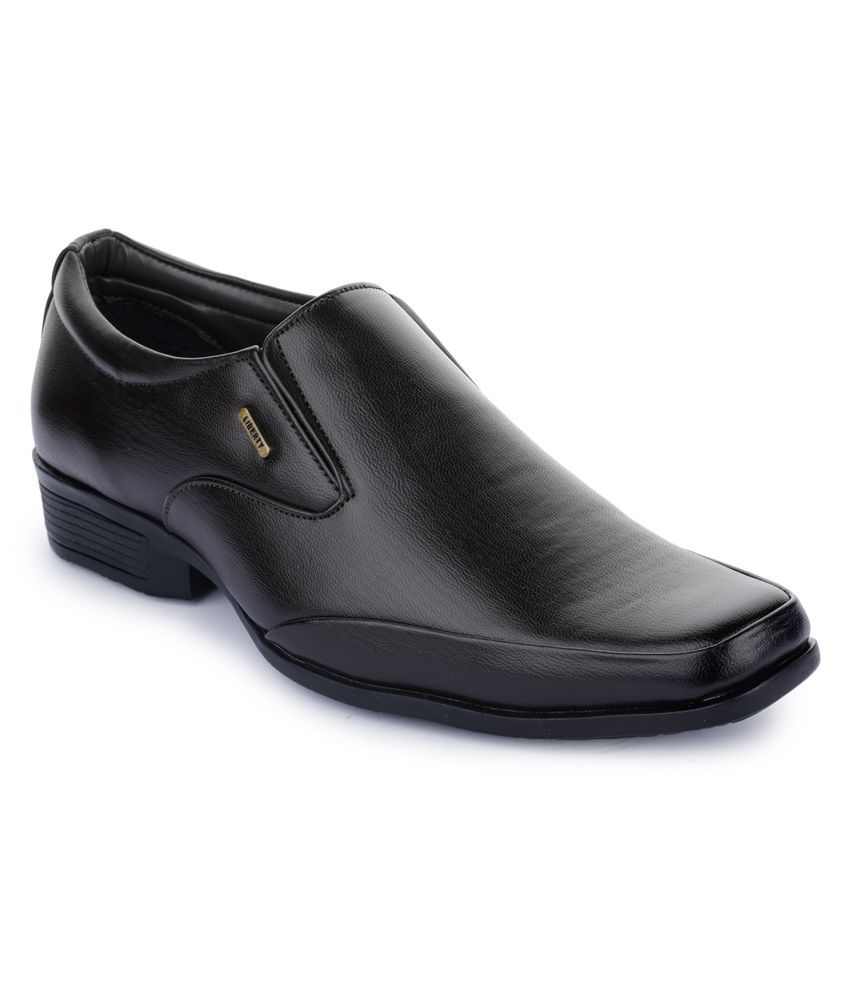 liberty shoes ltd corporate office