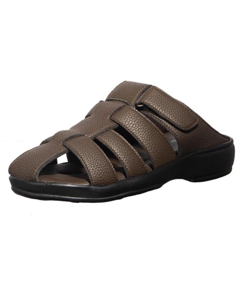 walkaroo ladies slippers