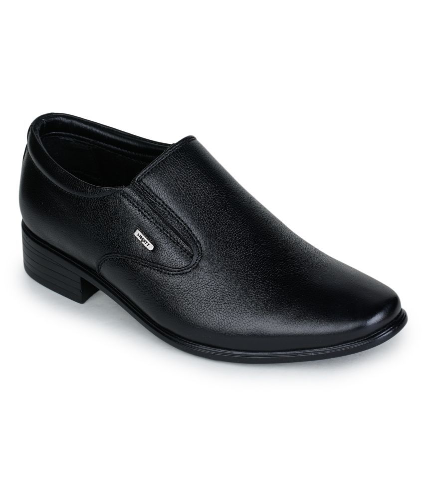     			Liberty Office Black Formal Shoes