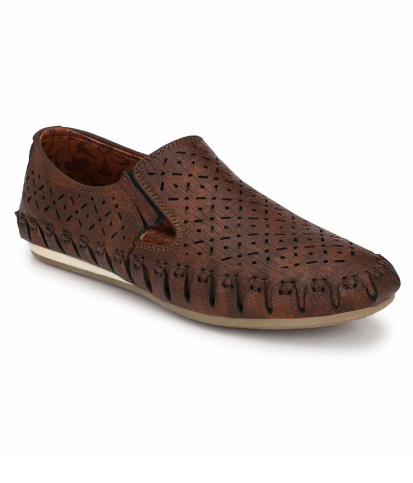    			Mactree Brown Loafers