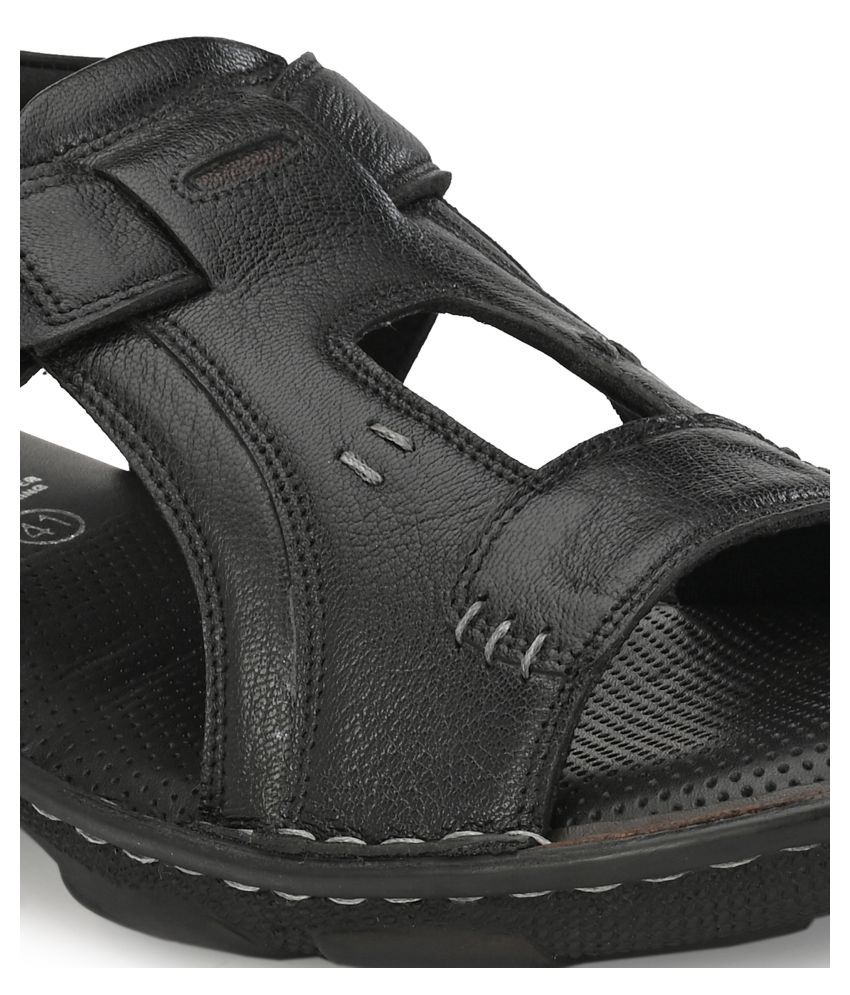 hitz leather chappals