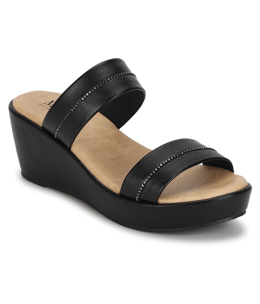 mode by red tape pumps