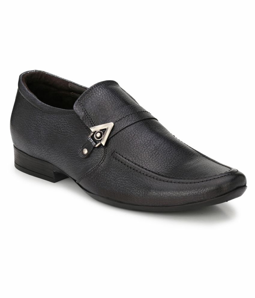 hitz leather chappals