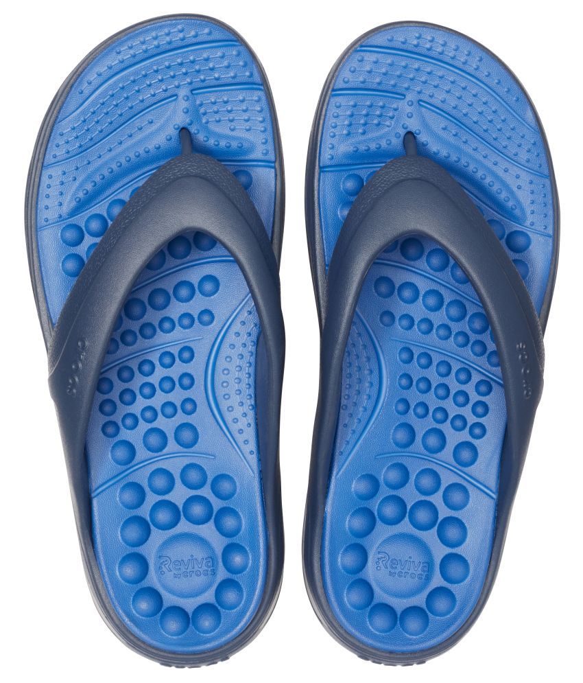 Crocs Navy Thong Flip Flop Price in India- Buy Crocs Navy Thong Flip ...