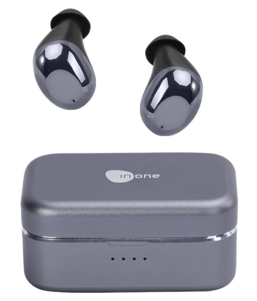 wearing airpods with motorcycle helmet