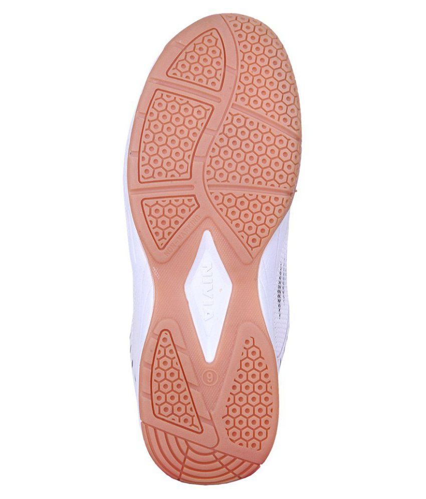 nivia spike shoes online