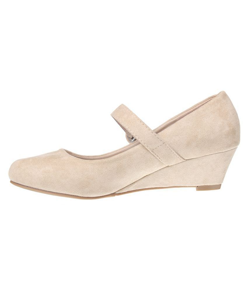 tan pumps flat
