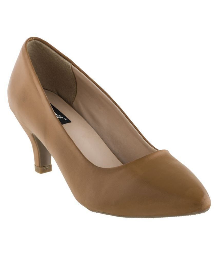 tan kitten heel shoes