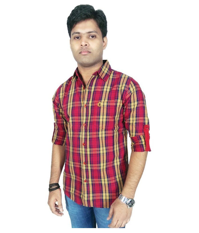 maroon shirt and mundu