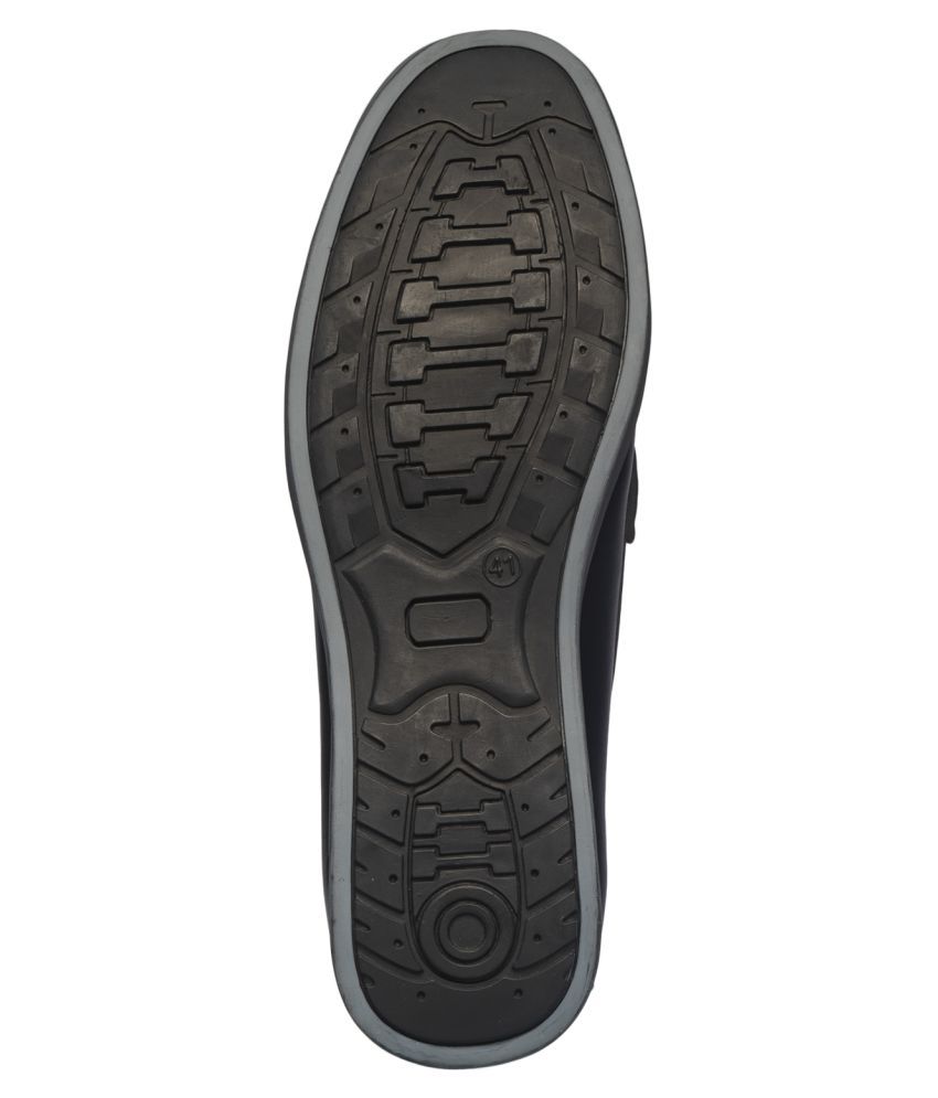crocs khadims