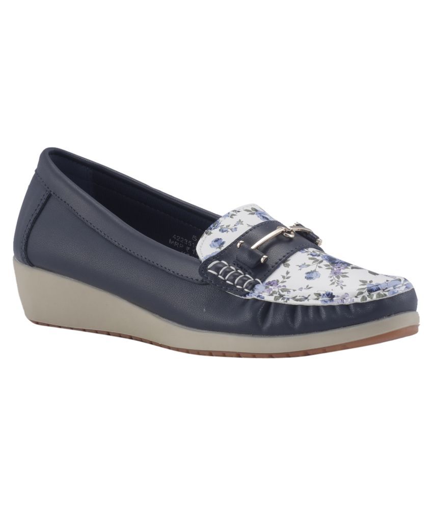 khadims ladies canvas shoes