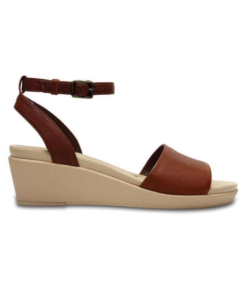crocs leigh ann ankle strap