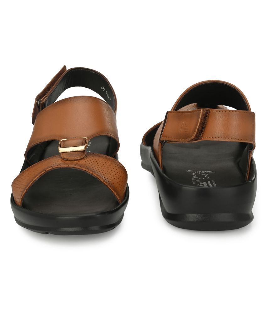 hitz leather chappals