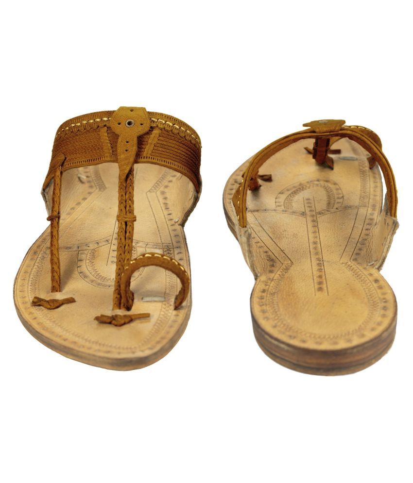 gold kolhapuri chappal