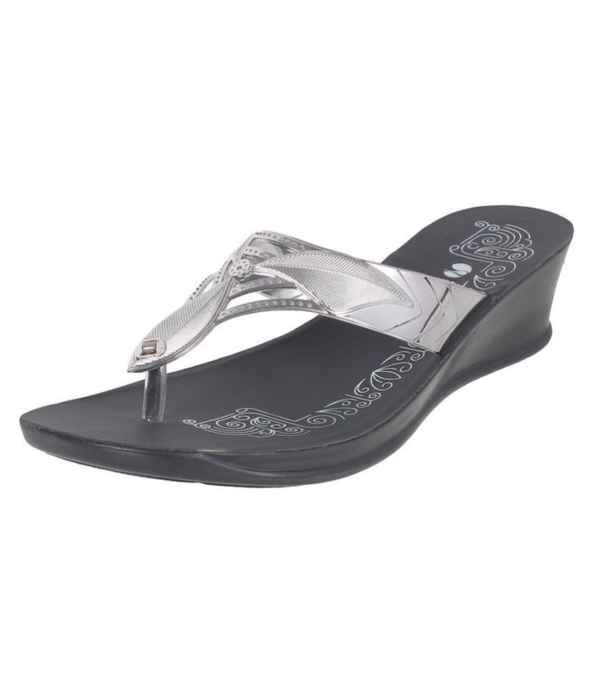     			Inblu - Silver Women's Slip On Heels